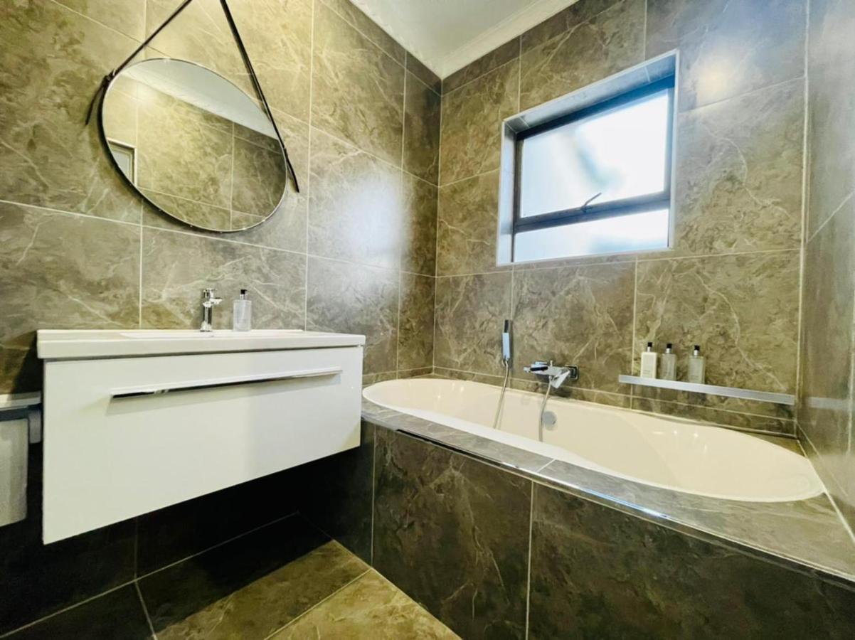 Cozier Glitz Villa Кейптаун Екстериор снимка