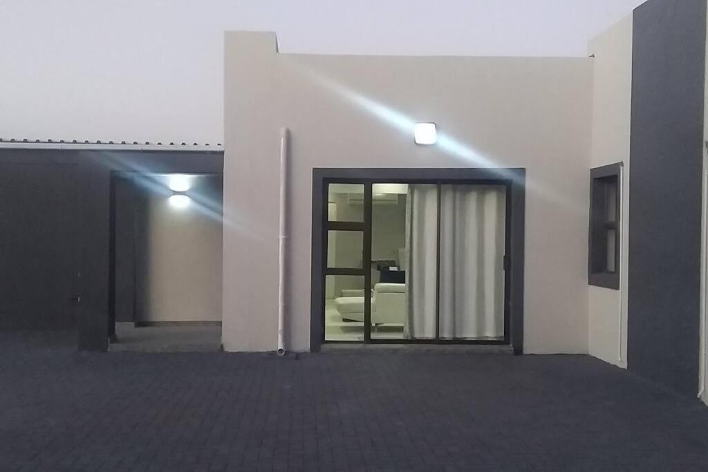 Cozier Glitz Villa Кейптаун Екстериор снимка