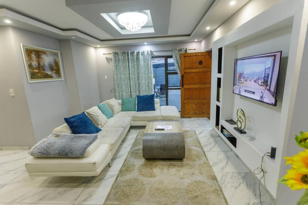 Cozier Glitz Villa Кейптаун Екстериор снимка