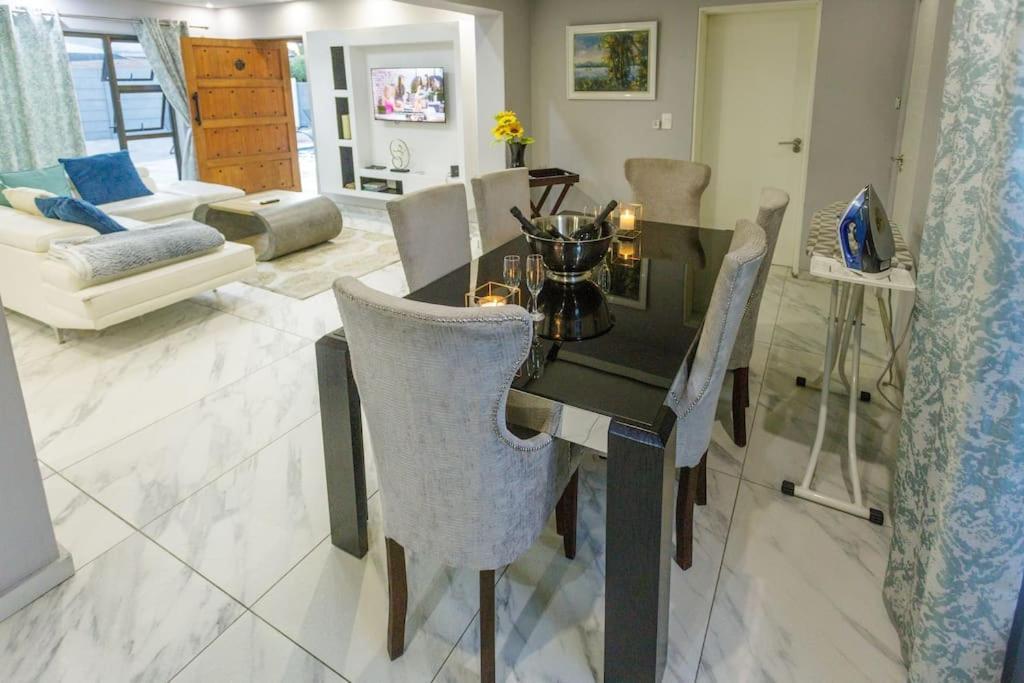 Cozier Glitz Villa Кейптаун Екстериор снимка