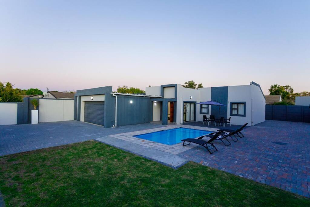Cozier Glitz Villa Кейптаун Екстериор снимка